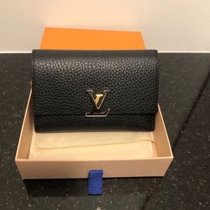 LOUIS VUITTON CAPUCINES COMPACT WALLET